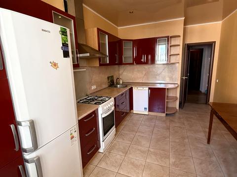 квартира за адресою Зоопаркова вул., 10