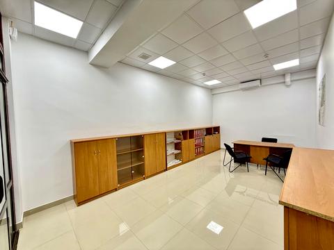 комерційна за адресою Успенська вул., 121