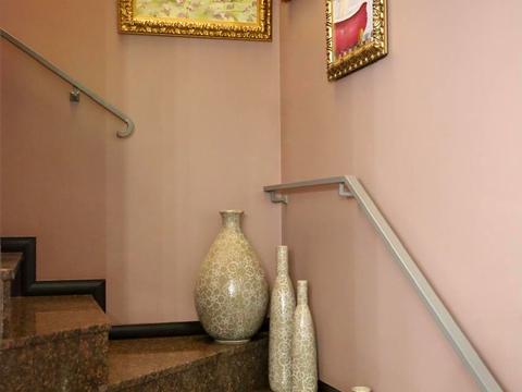 комерційна за адресою Волі просп., 29а