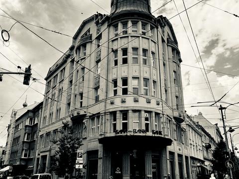 коммерческая по адресу академика Гнатюка ул. (Горького), 2