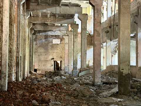 комерційна за адресою Гетьмана Мазепи вул., 4