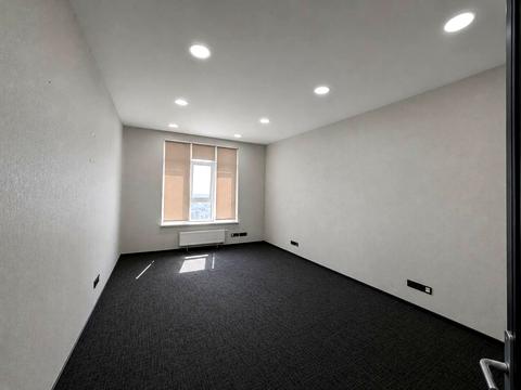 комерційна за адресою Кловський узвіз, 7a