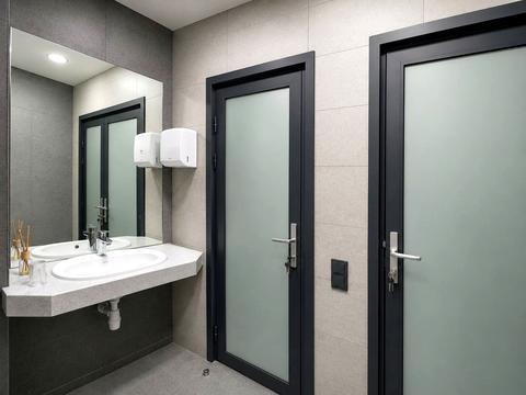 комерційна за адресою Кловський узвіз, 7a