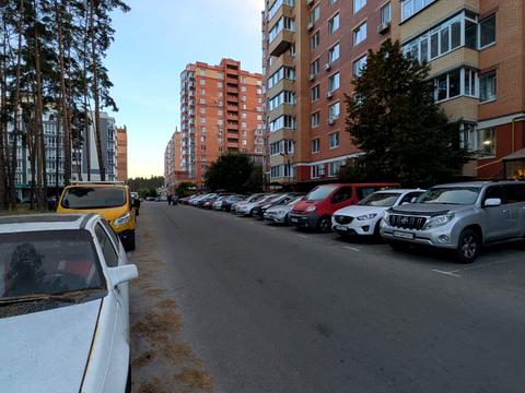 комерційна за адресою Університетська вул., 2/1