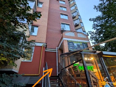 комерційна за адресою Університетська вул., 2/1