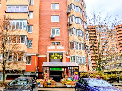 комерційна за адресою Університетська вул., 2/1
