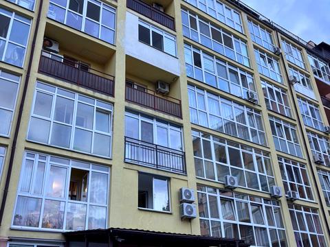 квартира за адресою Академіка Лебедєва вул., 1