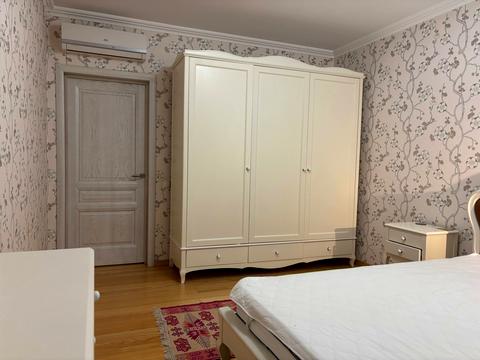 квартира за адресою Академіка Лебедєва вул., 1