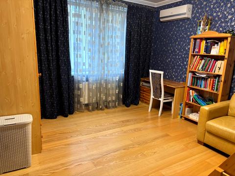 квартира за адресою Академіка Лебедєва вул., 1
