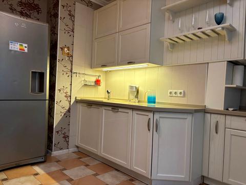 квартира за адресою Академіка Лебедєва вул., 1