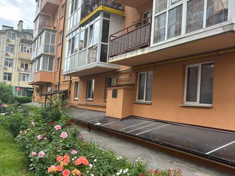 квартира за адресою Академіка Лебедєва вул., 1