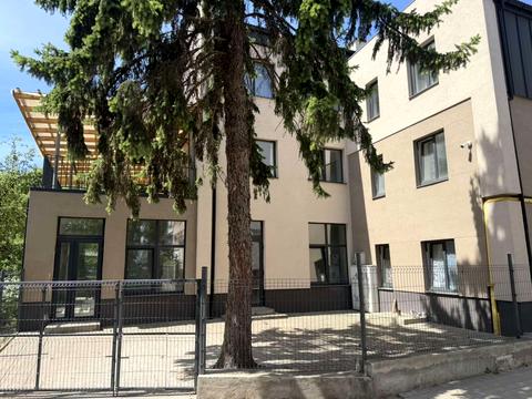 комерційна за адресою Левандівська вул., 11