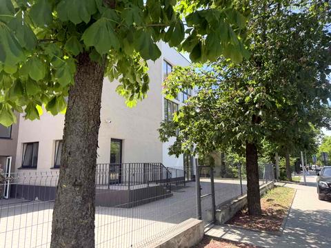 комерційна за адресою Левандівська вул., 11