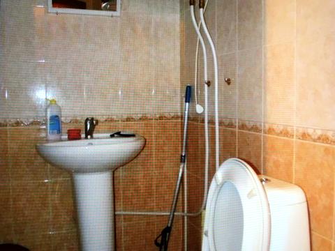 комерційна за адресою Юрія Литвинського вул. (Російська), 45-В