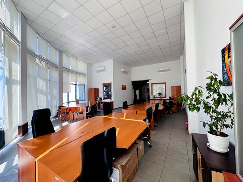 коммерческая по адресу Дмитрия Яворницкого просп. (Карла Маркса), 5