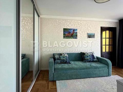 квартира за адресою Дніпровська набережна вул., 7-А