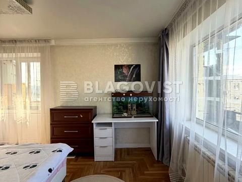 квартира за адресою Дніпровська набережна вул., 7-А