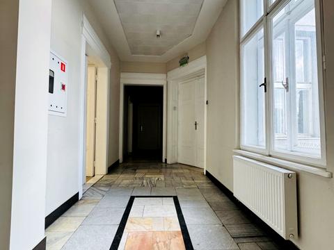 коммерческая по адресу Свободы просп. (Ленина), 17