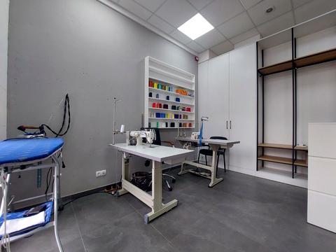 комерційна за адресою Салютна вул., 2к7