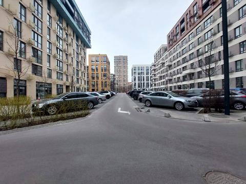 комерційна за адресою Салютна вул., 2к7
