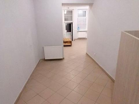 комерційна за адресою Базарна вул., 34