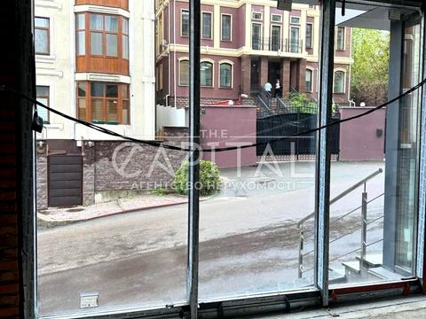 комерційна за адресою Лук'янівська пл., 21-Б