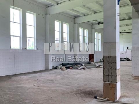 комерційна за адресою Центральна, 1
