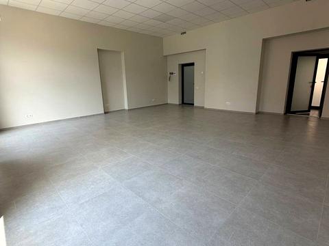 комерційна за адресою Рівне, В'ячеслава Чорновола вул., (Будинок 36)