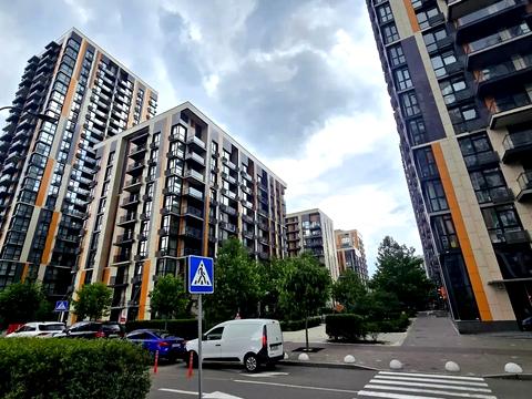 комерційна за адресою Предславинська вул., 53