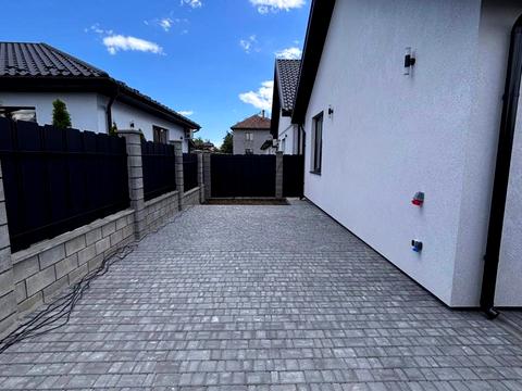 1868783674335525