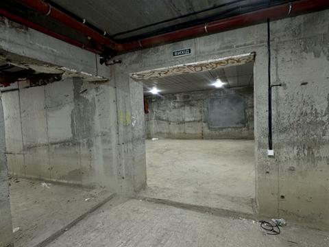 комерційна за адресою Степана Бандери вул., 2