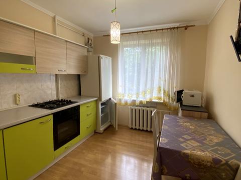 квартира за адресою Чернівці, Героїв Крут бульв. (Героїв Сталінграду), 18