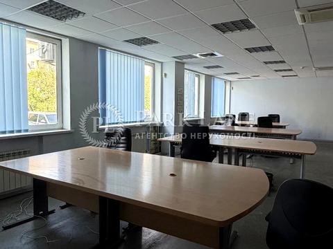 комерційна за адресою Київ, Возз'єднання, 7а