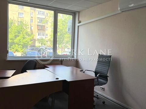 комерційна за адресою Київ, Возз'єднання, 7а