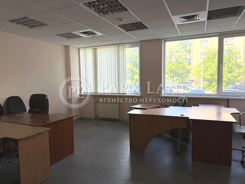 комерційна за адресою Київ, Возз'єднання, 7а