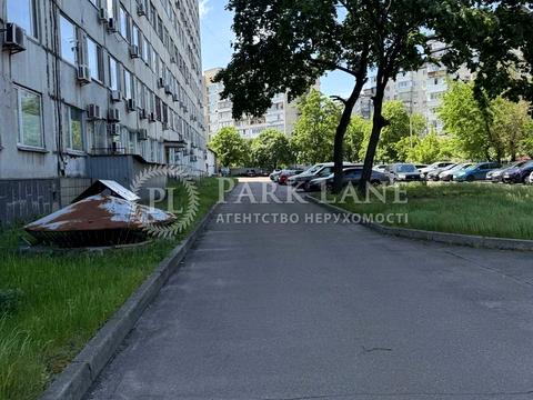комерційна за адресою Київ, Возз'єднання, 7а