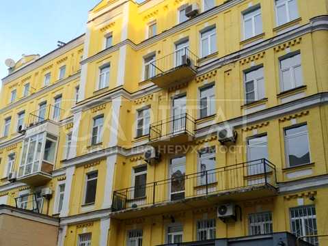 комерційна за адресою Жилянська вул., 7-В