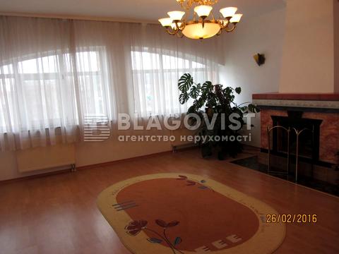 будинок за адресою с. Петропавлівська Борщагівка, Берегова