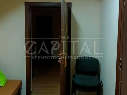 комерційна за адресою Жилянська вул., 5-В