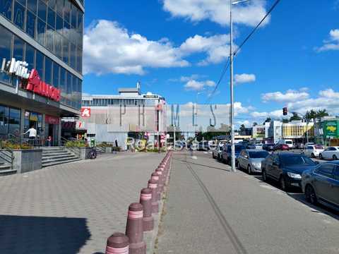 комерційна за адресою Андрія Малишка вул., 5