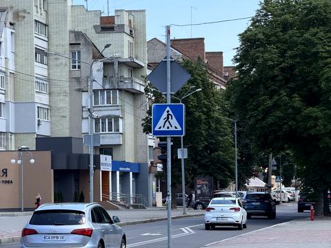 комерційна за адресою Хрещатик вул., 170