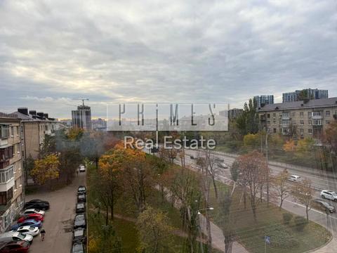 комерційна за адресою Київ, Миколи Міхновського бульв. (Дружби народів), 16/1