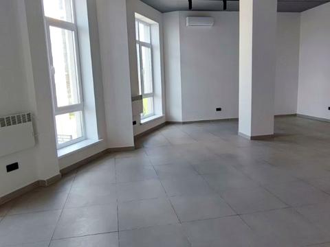 комерційна за адресою Ламана вул., 18