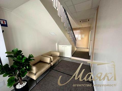 коммерческая по адресу Контрактовая пл., 10