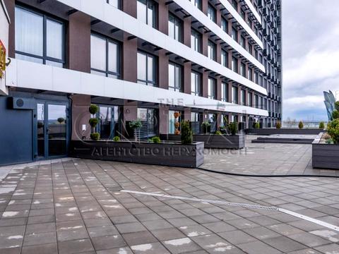 комерційна за адресою Дніпровська набережна вул., 15-К