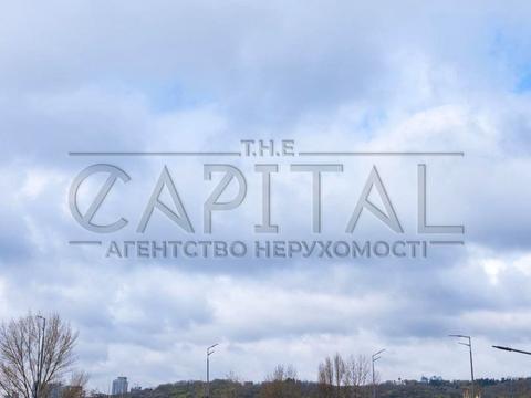 комерційна за адресою Дніпровська набережна вул., 15-К