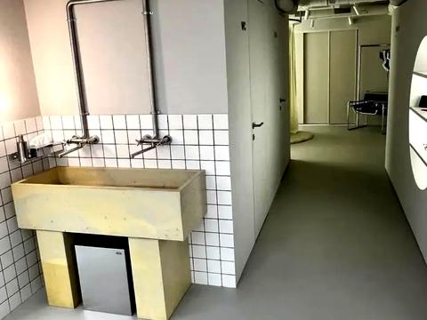 комерційна за адресою Басейна вул., 1/2