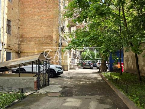 комерційна за адресою Круглоуніверситетська вул., 22
