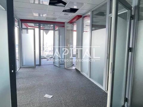 комерційна за адресою Спортивна пл., 1