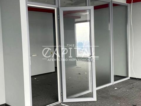 комерційна за адресою Спортивна пл., 1